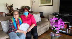 We were pleased to receive a cheque from Mdm Chen for $50,000. Our Executive Director, Ms Jamuna Rani, visited her to present the LKY endorse limited edition Villeroy & Boch plate.