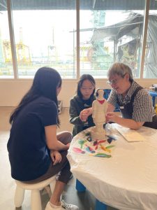 iC2 students and their siblings attended another touch collection workshop by Singapore Art Museum (SAM). This time, they were introduced to Justin Lee’s artwork* titled East & West, represented by a 3D sculpture of a terracotta warrior.