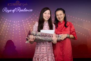 Ms Goh Shuet-Li presenting the second raffle prize, A Turkish Silk Rug, to our lucky winner